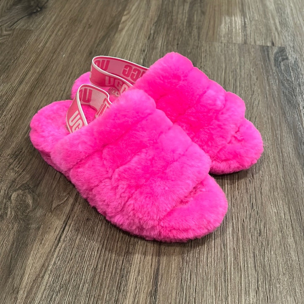 Pre owned pink Fluff Yea Ugg sandals